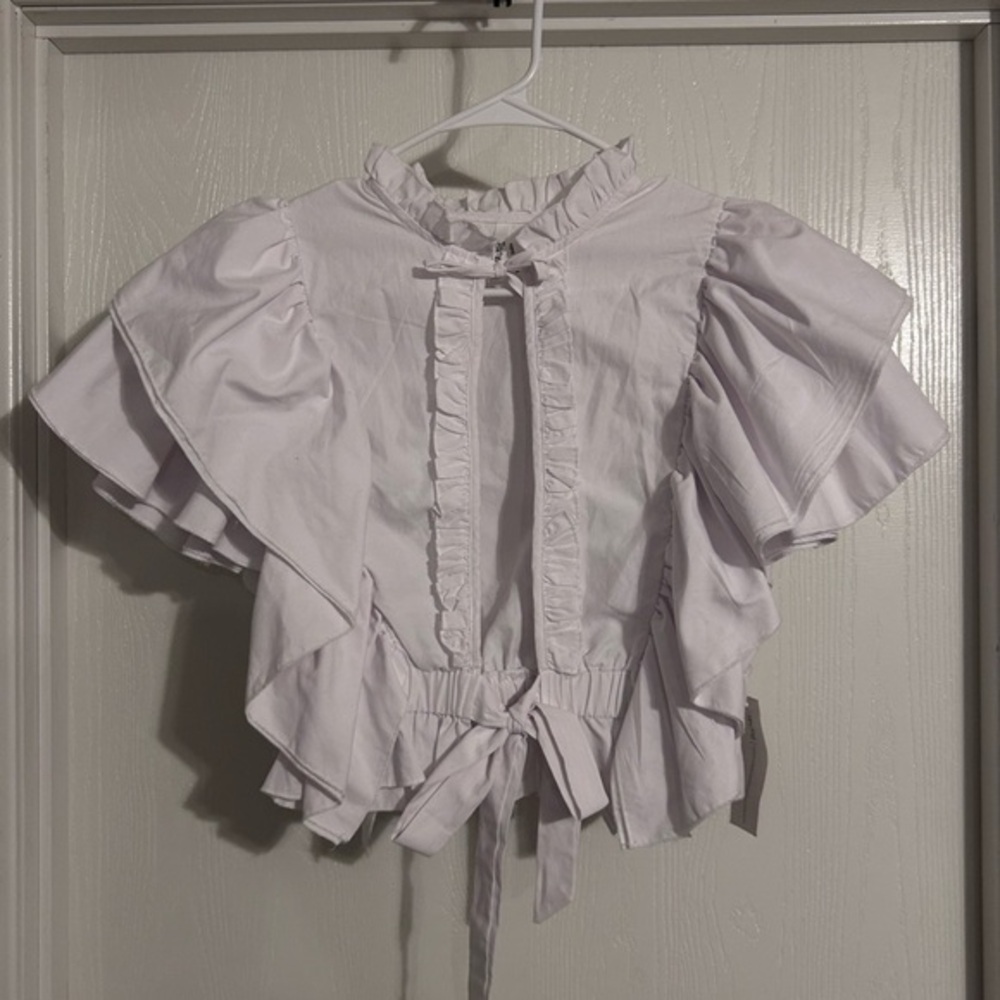 Truth NWT women’s ruffle short sleeve tie front blouse white small